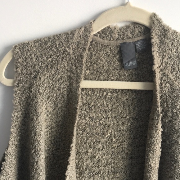 Comfy Sleeveless Cartigan - Picture 2 of 4